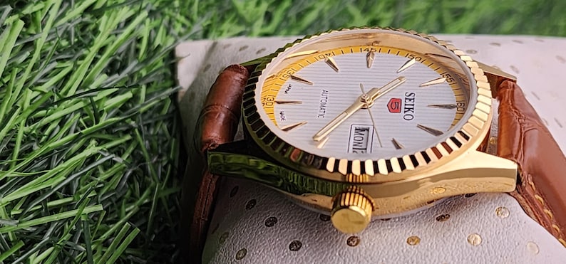 Vintage refurbished Seiko 5 White Dial: Refurbished wrist watch, 36 mm, Japan Made image 8