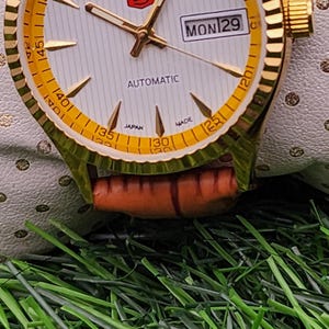 Vintage refurbished Seiko 5 White Dial: Refurbished wrist watch, 36 mm, Japan Made image 4