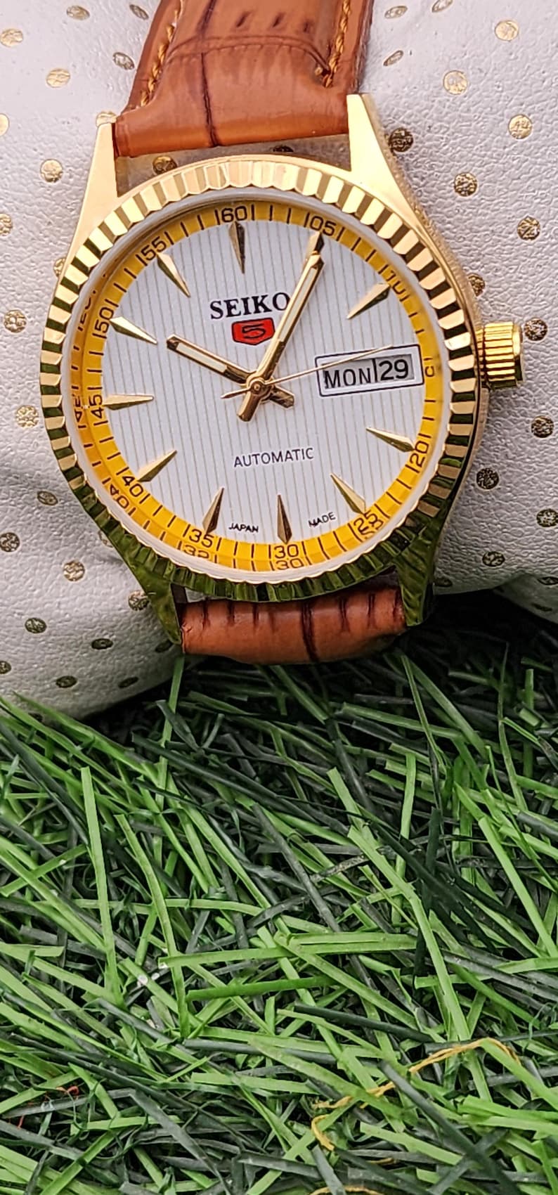 Vintage refurbished Seiko 5 White Dial: Refurbished wrist watch, 36 mm, Japan Made image 5