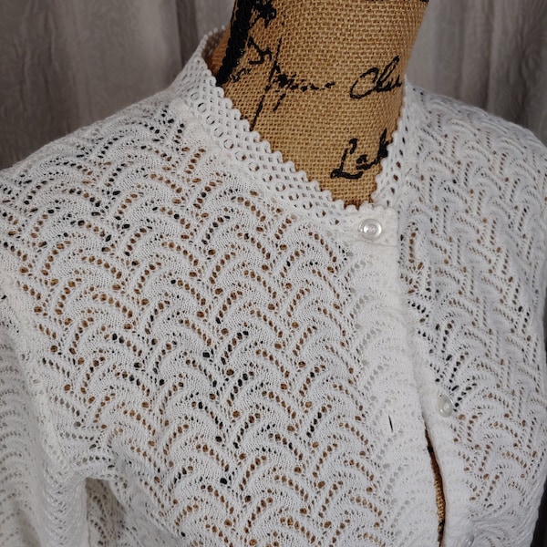 Delicate Lace Knit Vintage White Cardigan Made in Japan sz M-L 1950s