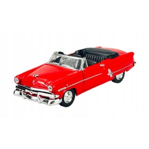 Könnte beinhalten: Ein rotes Cabrio-Automodell mit schwarzem Innenraum und silbernen Zierleisten. Das klassische Auto hat einen detaillierten Frontgrill und Scheinwerfer. Das Modellauto ist im Vintage-Stil gehalten.