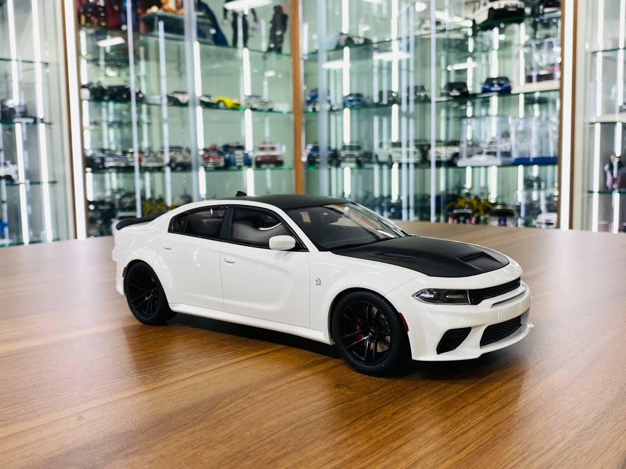GT Spirit 1/18 Resin Dodge Charger SRT Hellcat White Model Car