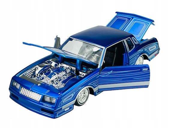 1986 Chevrolet Monte Carlo SS Diecast Model – Blue Lowrider 1:24