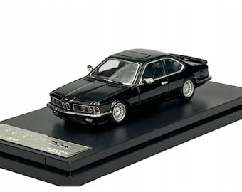 BMW 635 CSi E24 1:64 zwart gegoten model met gepersonaliseerde nummerplaten