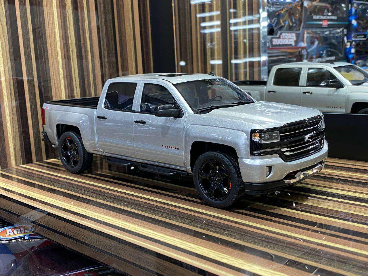 1:18 Silverado - Etsy