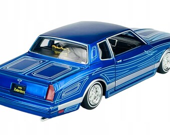 1986 Chevrolet Monte Carlo SS Diecast Model – Blue Lowrider 1:24