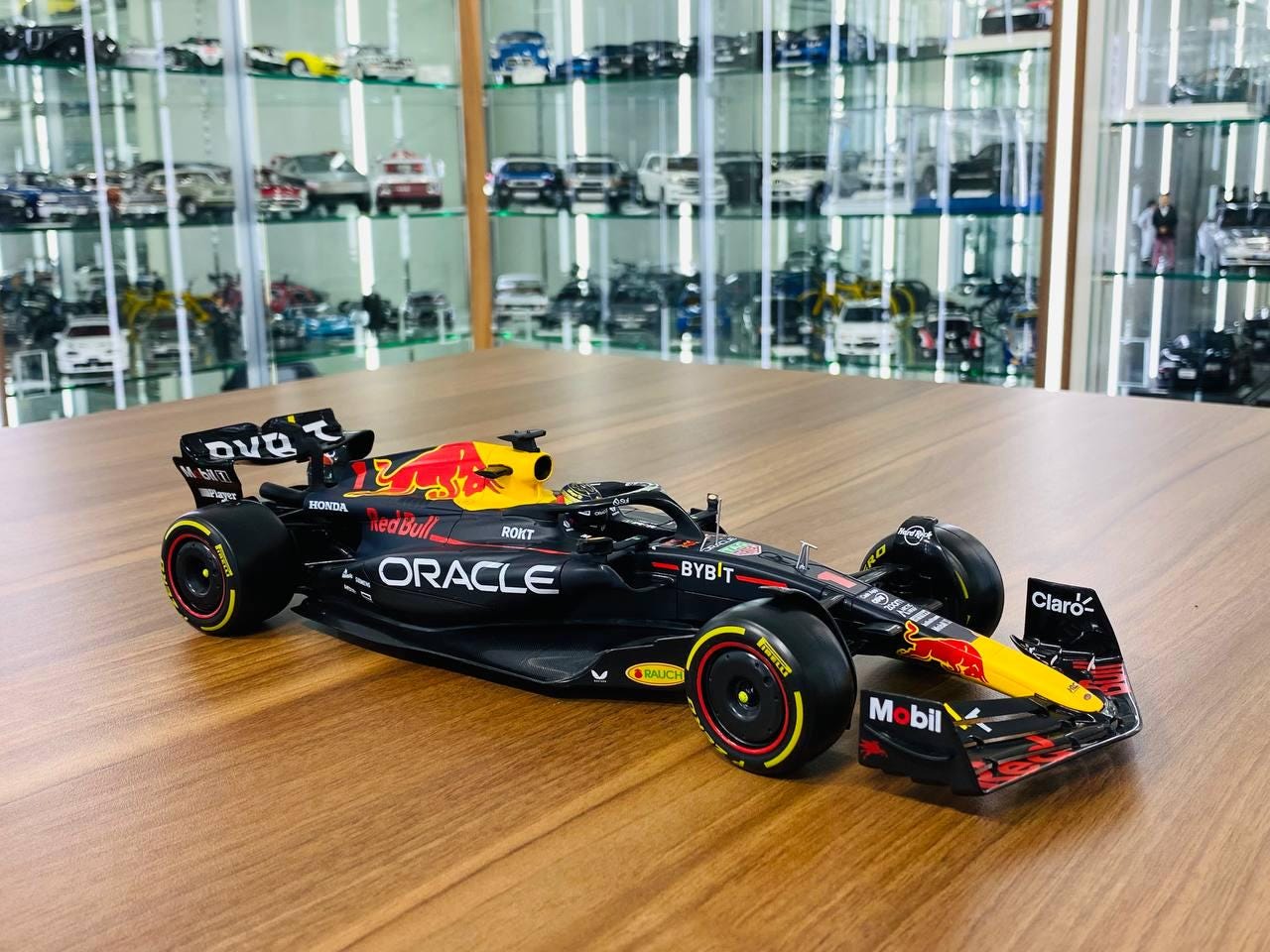 Bburago Oracle Red Bull RB 19 1:18 Diecast Model Car (matt Red) - Etsy