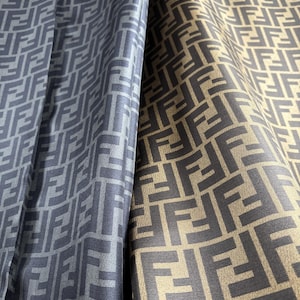 Mullbärssidenstyg från Italien - Designerkläder och skjortmaterial