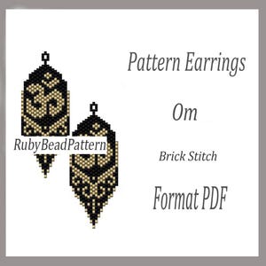 Pode incluir: Dois brincos de contas pretas e douradas com um design de símbolo Om. Os brincos são feitos em um padrão de ponto de tijolo. A imagem inclui o texto "Pattern Earrings Om Brick Stitch Format PDF" e o logotipo RubyBeadPattern.