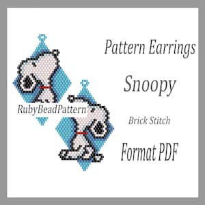 Puede incluir: Pendientes con diseño de Snoopy, realizados con un patrón de punto ladrillo. Los pendientes son blancos, negros y rojos, sobre un fondo en forma de diamante azul claro. El texto "RubyBeadPattern" es visible.