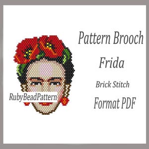 Pode incluir: Um padrão de contas para um broche Frida Kahlo. A imagem mostra um retrato pixelizado de Frida com uma coroa de flores vermelhas e brincos. O texto diz "Pattern Brooch Frida Brick Stitch Format PDF".