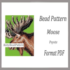 Peut inclure: Un motif de perles représentant un orignal en marron, beige et noir sur fond vert. Le texte indique "Bead Pattern Moose Peyote Format PDF" et "RubyBeadPattern".