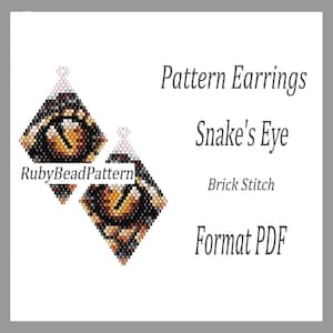 Puede incluir: Un patrón digital para pendientes "Snake's Eye". El diseño presenta un motivo de ojo detallado en tonos marrones, negros y dorados, creado con la técnica de punto de ladrillo. El patrón está disponible en formato PDF.