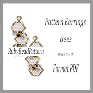 Könnte beinhalten: Ein digitales PDF-Muster für Perlenohrringe. Die Ohrringe sind im Bienenmotiv gestaltet und verwenden weiße, gelbe und schwarze Perlen. Der Text auf dem Bild lautet "Pattern Earrings Bees Brick Stitch Format PDF" und "RubyBeadPattern".