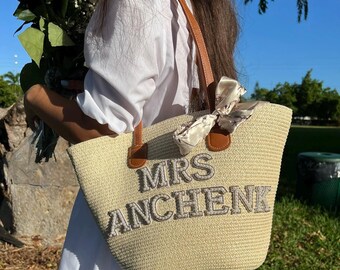 Elegant Custom Pearl Straw Bag for the Stylish Bride