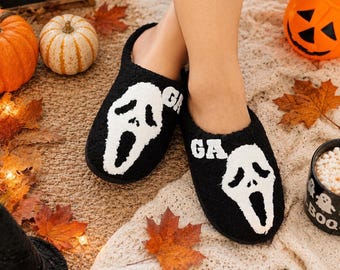Pantoufles d'Halloween personnalisables avec visage de fantôme : un cadeau idéal pour la saison des frissons