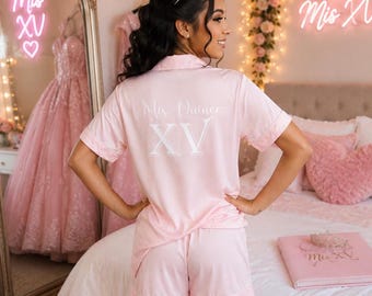 Conjunto de pijama Mis Quinceañera, ropa de dormir personalizada para dulces dieciséis, regalo para ella