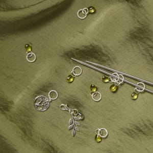 LES OLIVIERS - Olive Tree Stitch Marker Set – Sparkly Glass Knitting Notions, Handmade Knitting Tools from Provence, Jewelry for Knitters