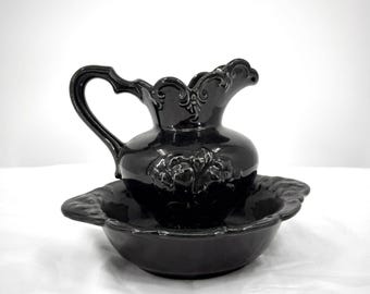 Vintage 1950er Jahre Camark Pottery Black Rose Relief Krug und Becken Set