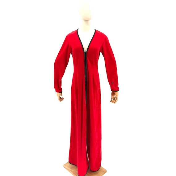 Geoffrey Beene, Vintage 70s Geoffrey Beene Swirl Red Velour Zip House Coat