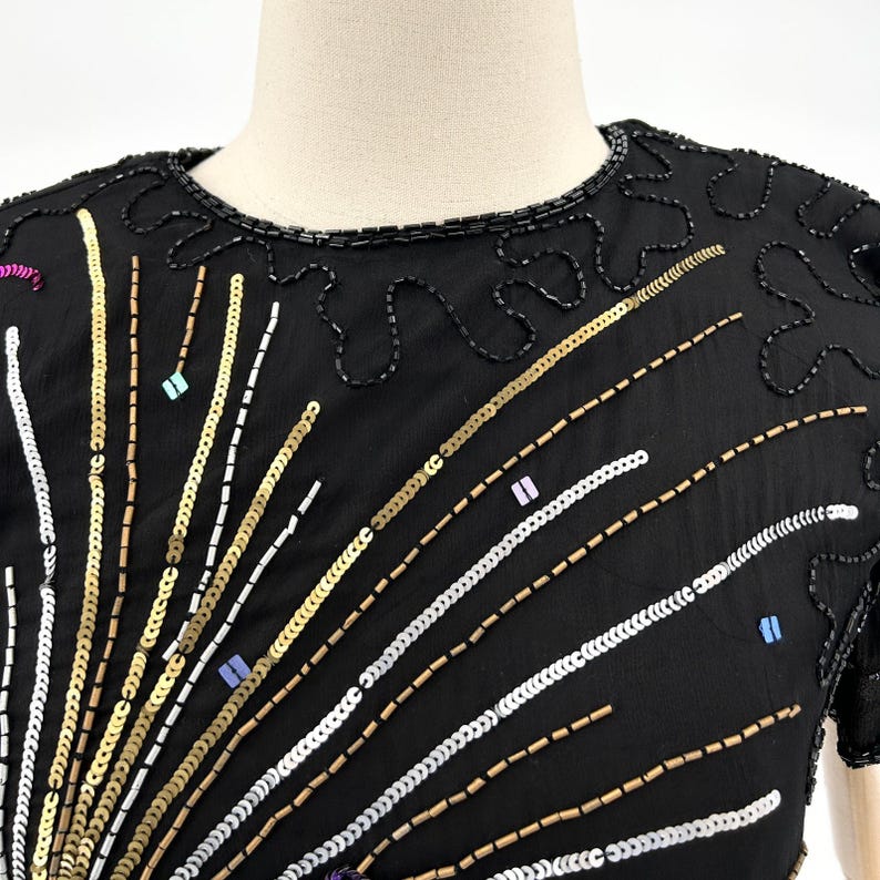 Bluzka sylwestrowa Adrianna Papell w stylu vintage z lat 90., wykonana w 100% z jedwabiu, z czarnych cekinów w kolorze szampańskim zdjęcie 5