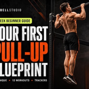 Pode incluir: Um guia para iniciantes de 4 semanas intitulado Your First Pull-Up Blueprint da Barbell Studio. O texto inclui Technique, 12 Workouts e Trackers. O gráfico mostra uma pessoa realizando uma barra em um equipamento de exercício preto.