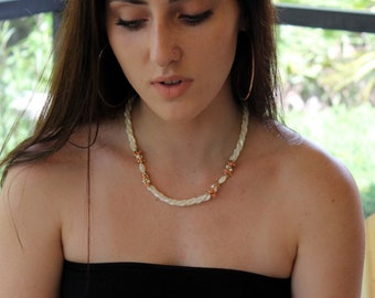 3 pieces VTG Shell Jewelry Set Necklace Earrings Bracelet