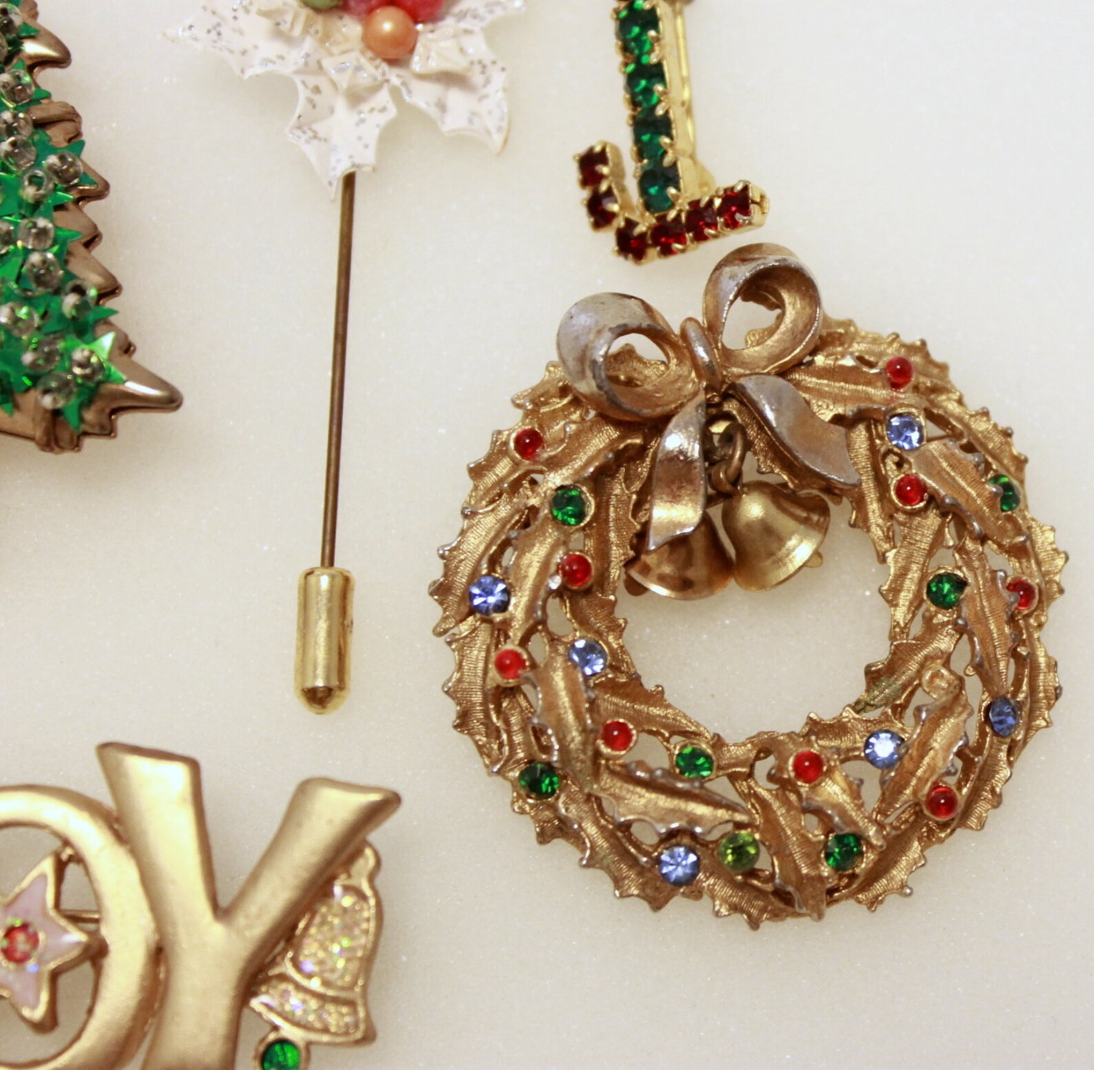 Lot of 5 Vintage Christmas Pins Vintage Brooches Stick Pin Etsy