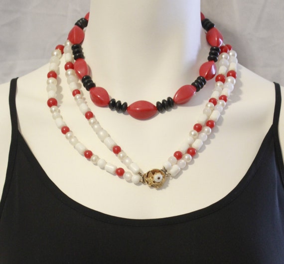 Vintage Costume Jewelry Red Black and White - image 10