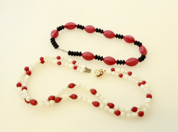 Vintage Costume Jewelry Red Black and White - image 4