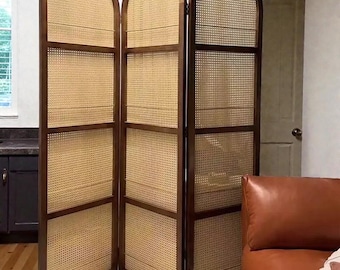 Rattan Room Divider with Bookshelf – Foldable Privacy Screen, Portable Partition for Home Office, Bedroom & Living Room Décor
