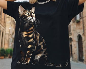 Vivid Bengal Cat Modern Style T-Shirt | Shorthair Stylish Everyday Cat Tee