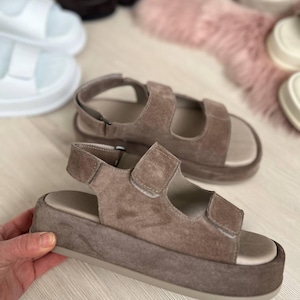 Minimalistische leren sandalen met klittenband | Comfortabele platte wandelschoenen dames
