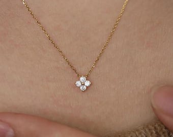 Vergulde sterlingzilveren ketting met zirkoonbloem - sierlijke huwelijkssieraden