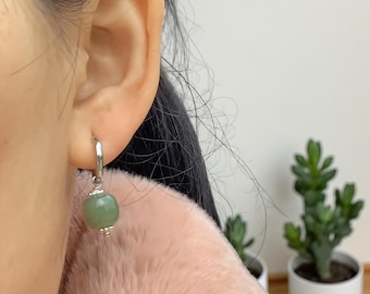 Grüne Jade: Vintage-inspirierte Edelstahl-Creolen