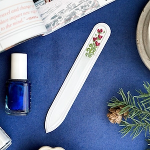 Glass Nail File - Red Heart Bouquet | Hand-Painted | Gentle and Long Lasting Nail Care