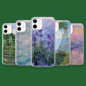 Könnte beinhalten: Eine Sammlung von fünf Handyhüllen mit berühmten impressionistischen Gemälden. Die Hüllen zeigen Kunstwerke mit Seerosen, einer Brücke, Iris, einer Frau mit Sonnenschirm und einem Sonnenuntergang. Die Hüllen sind transparent.