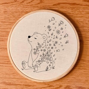 Modern Floral Bear Hand Embroidery PDF, Floral Animal Embroidery Pattern Download, Printable Bear Hoop Art Pattern