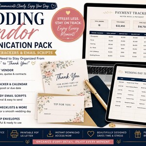 Pode incluir: Um pacote de comunicação para fornecedores de casamento com um rastreador de pagamentos e cronograma digital em telas, cartões de agradecimento florais e envelopes para gorjetas. O texto inclui Wedding Vendor Communication Pack e Payment Tracker.