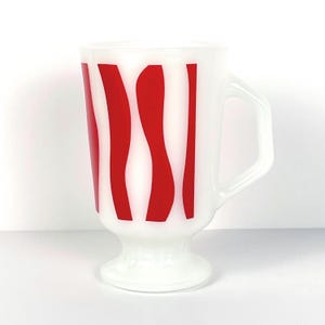 Mug vintage des années 1970 Fire King à rayures zébrées rouges