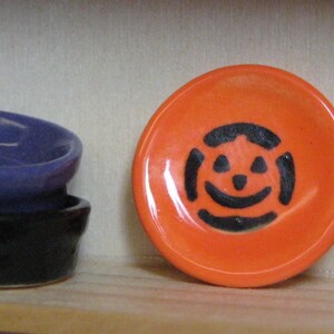 Pumpkin dollhouse miniature plate 20mm Halloween accent dish orange & black ceramic 1:12 scale or half scale image 5