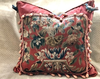 Auténtica almohada de tapiz aubusson francés del siglo 19 - floral, pergaminos