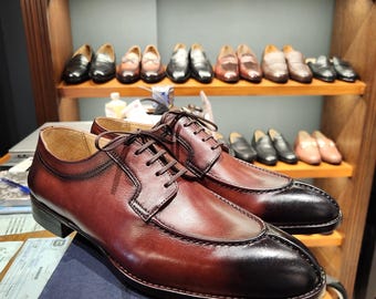 Handgemaakte derbyschoenen van lichtbruin gepatineerd leer – formele herenschoenen van kalfsleer