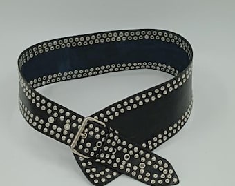 Cinturón hippie de cuero marroquí, hebilla de bronce, cinturón trenzado hecho a mano, cinturón de cuero con conchos y anillos de latón • Cintura ajustable para festivales