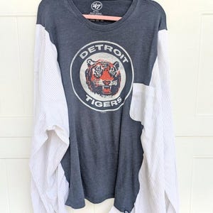 Camiseta de béisbol a rayas de los Tigres de Detroit