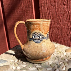 Taza de cerámica Geodude Pokémon hecha a mano – Taza de gres pintada a mano