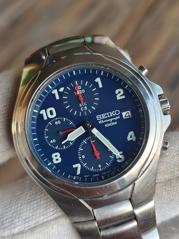 Vintage SEIKO QUARTZ CHRONOGRAPH 7T92-0BS0 Arabic Numerals New Old