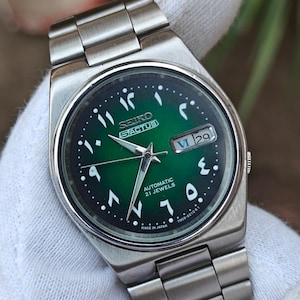 Vintage Seiko 5 Actus Automatic 21J Sunburst Green Dial Arabic