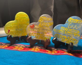 Cuore commemorativo "Cammina accanto a noi ogni giorno" (cavalletto)