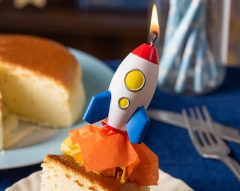 Flaming Rocket Candle, Space Themed Birthday Candle Topper, Decorative Novelty Candle for Baby Shower Party Favors, Unique Cake Candle Gift